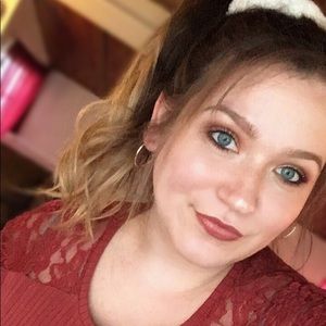 Meet your Posher, Kara